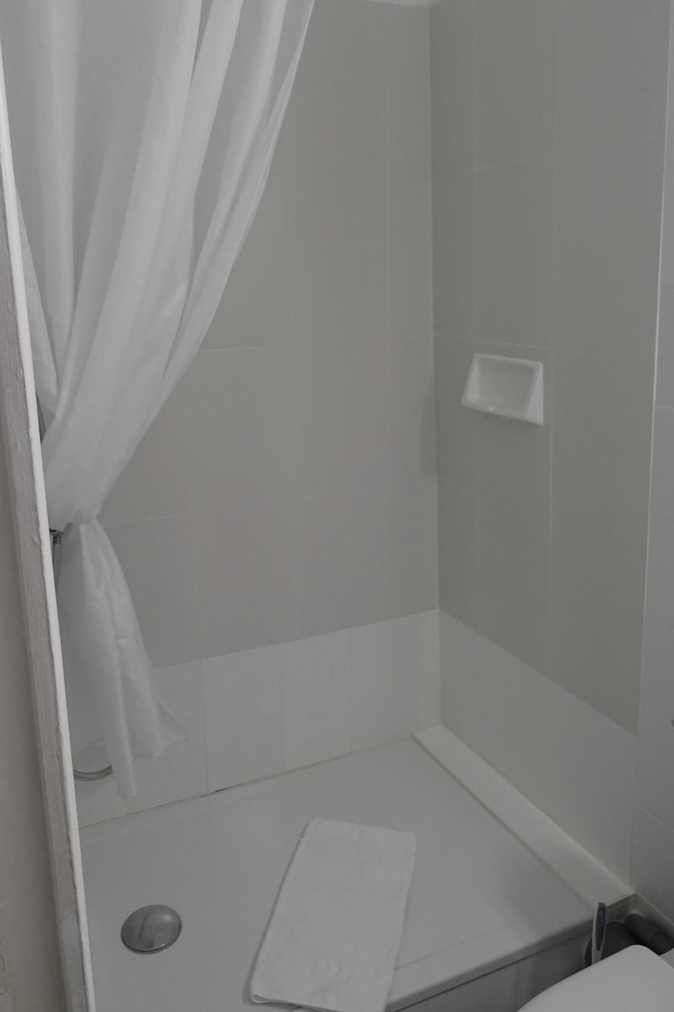 Hotel Saint-Patrick Coeur De Nantes Room photo